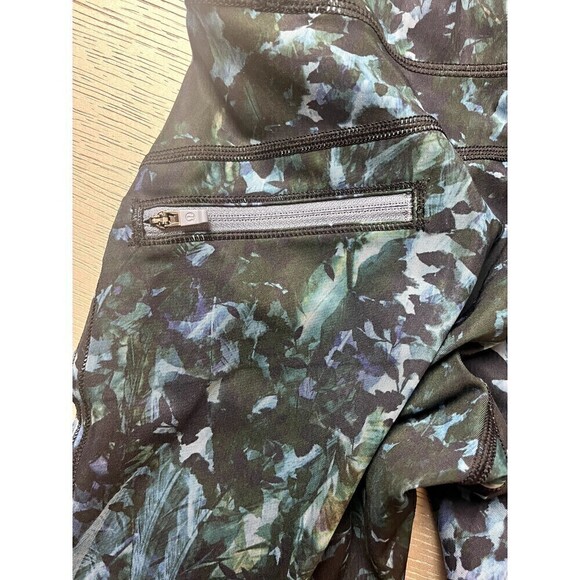 Lululemon Run Top Speed Crop Leggings Full-On Luxtreme Size 4 Floral Blue New - Picture 7 of 8